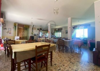 Soggiorno - Stabile - Palazzo Località Montetiffi, 25, Sogliano al Rubicone - foto 3