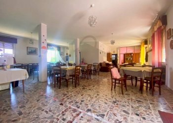 Soggiorno - Stabile - Palazzo Località Montetiffi, 25, Sogliano al Rubicone - foto 4