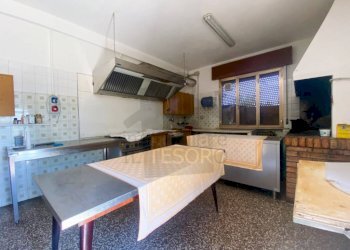 Cucina - Stabile - Palazzo Località Montetiffi, 25, Sogliano al Rubicone - foto 5
