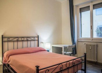 Camera da letto - Bilocale via Tobruk, 10, Milano (zona Lorenteggio) - foto 15