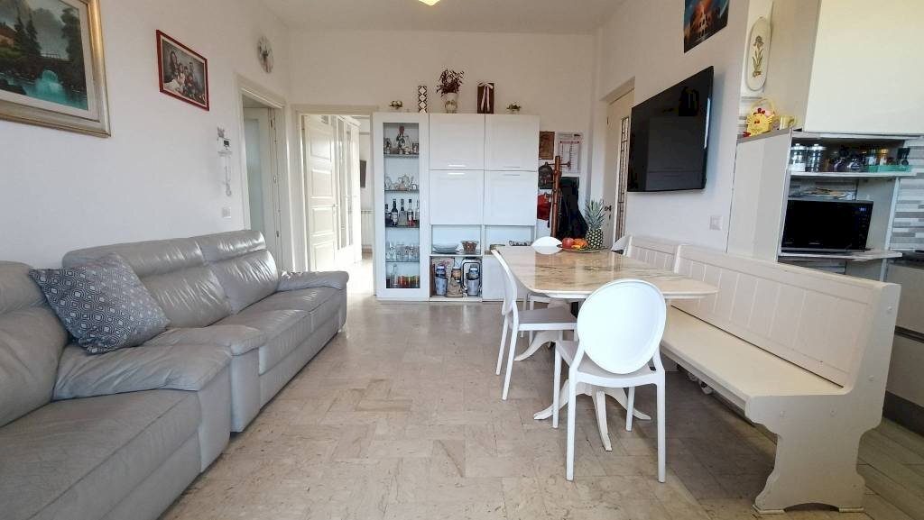 Salone - Quadrilocale via Raffaello Caverni, Montelupo Fiorentino - foto 2