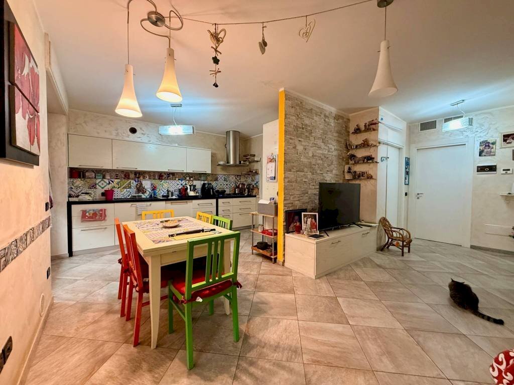 Salone - Appartamento via Don Lorenzo Milani, 6, Carmagnola - foto 3