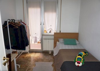 Camera da letto - Appartamento via Augusto Albini, 1, Genova (zona Sampierdarena) - foto 15