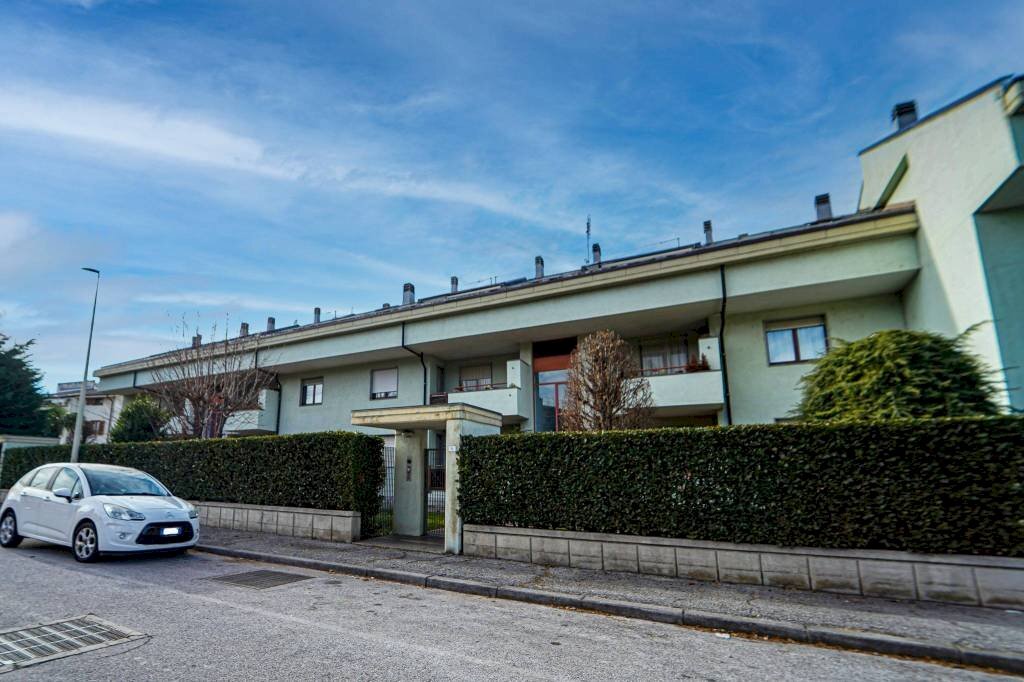 Facciata - Four-room apartment via Rocca de' Baldi, 6, hamlet Madonna Delle Grazie, Cuneo - photo 1