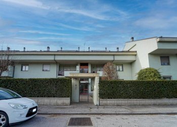 Facciata - Quadrilocale via Rocca de' Baldi, 6, frazione Madonna Delle Grazie, Cuneo - foto 2