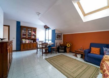 Salone - Quadrilocale via Rocca de' Baldi, 6, frazione Madonna Delle Grazie, Cuneo - foto 5