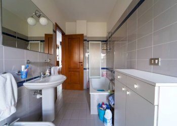 Bagno - Quadrilocale via Rocca de' Baldi, 6, frazione Madonna Delle Grazie, Cuneo - foto 25