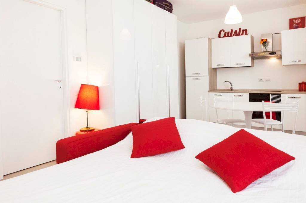 Camera da letto - Monolocale piazza Santa Maria del Suffragio, 3, Milano - foto 2