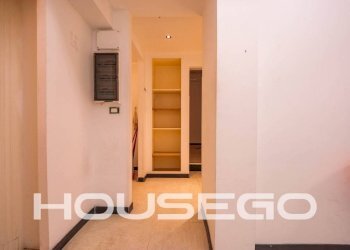 Corridoio - Two-room apartment via Palestro, 9, Genova (neighborhood Castelletto) - photo 12