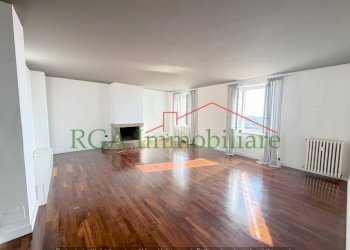 Salone - Quadrilocale viale delle Mura, Bergamo - foto 2