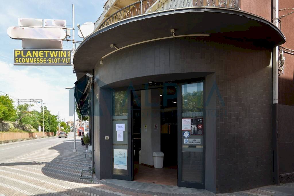 Facciata - Commercial Activity via Alfredo Panzini, Bellaria-Igea Marina - photo 2