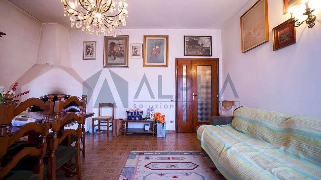 Salone - Four-room apartment via Tevere, Ravenna - photo 1