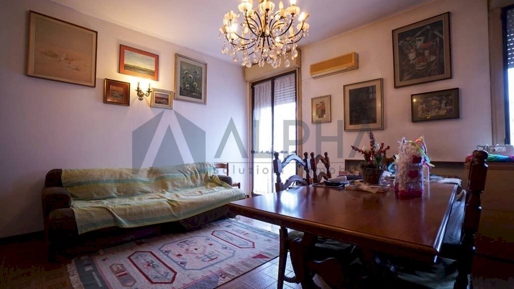 Salone - Four-room apartment via Tevere, Ravenna - photo 2