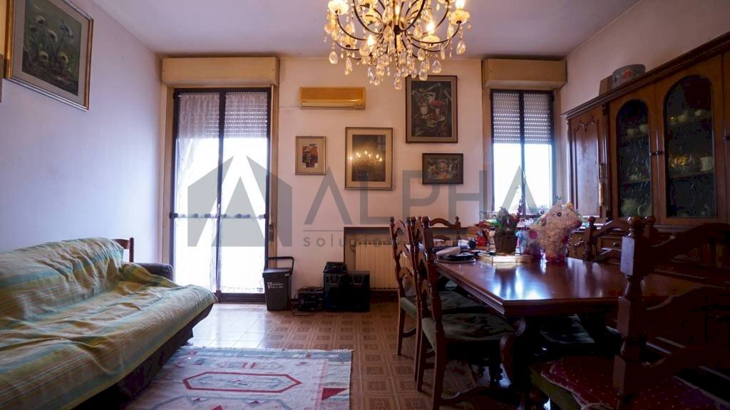 Salone - Four-room apartment via Tevere, Ravenna - photo 3