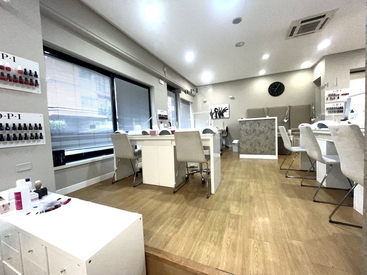 Shop Via degli Orti della Farnesina, Roma - photo 1