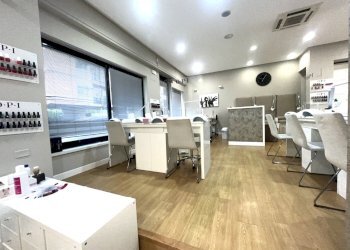 Shop Via degli Orti della Farnesina, Roma - photo 1