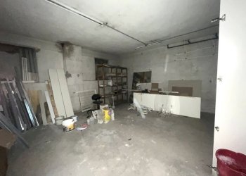 Shop Via degli Orti della Farnesina, Roma - photo 16