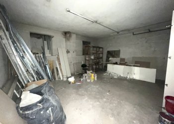 Shop Via degli Orti della Farnesina, Roma - photo 20