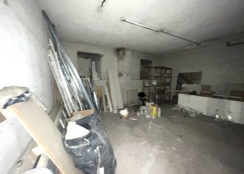 Shop Via degli Orti della Farnesina, Roma - photo 21