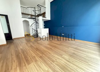 WhatsApp Image 2026-01-28 at 15.04.31.jpeg - Locale Commerciale via Colombo 24, Caserta - foto 3