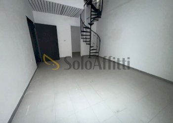 WhatsApp Image 2026-01-28 at 15.04.36 (1).jpeg - Locale Commerciale via Colombo 24, Caserta - foto 18