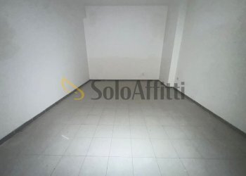 WhatsApp Image 2026-01-28 at 15.04.36 (3).jpeg - Locale Commerciale via Colombo 24, Caserta - foto 20