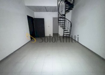 WhatsApp Image 2026-01-28 at 15.04.36.jpeg - Locale Commerciale via Colombo 24, Caserta - foto 21