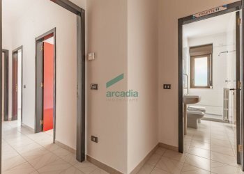 dettagli - Ufficio Via Camillo Rosalba  49, Bari (zona Poggiofranco) - foto 2