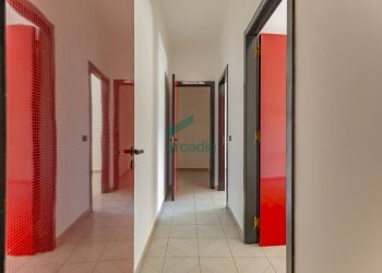 dettagli - Ufficio Via Camillo Rosalba  49, Bari (zona Poggiofranco) - foto 7