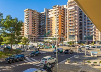 viste - Ufficio Via Camillo Rosalba  49, Bari (zona Poggiofranco) - foto 24