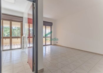 dettagli - Ufficio Via Camillo Rosalba  49, Bari (zona Poggiofranco) - foto 27