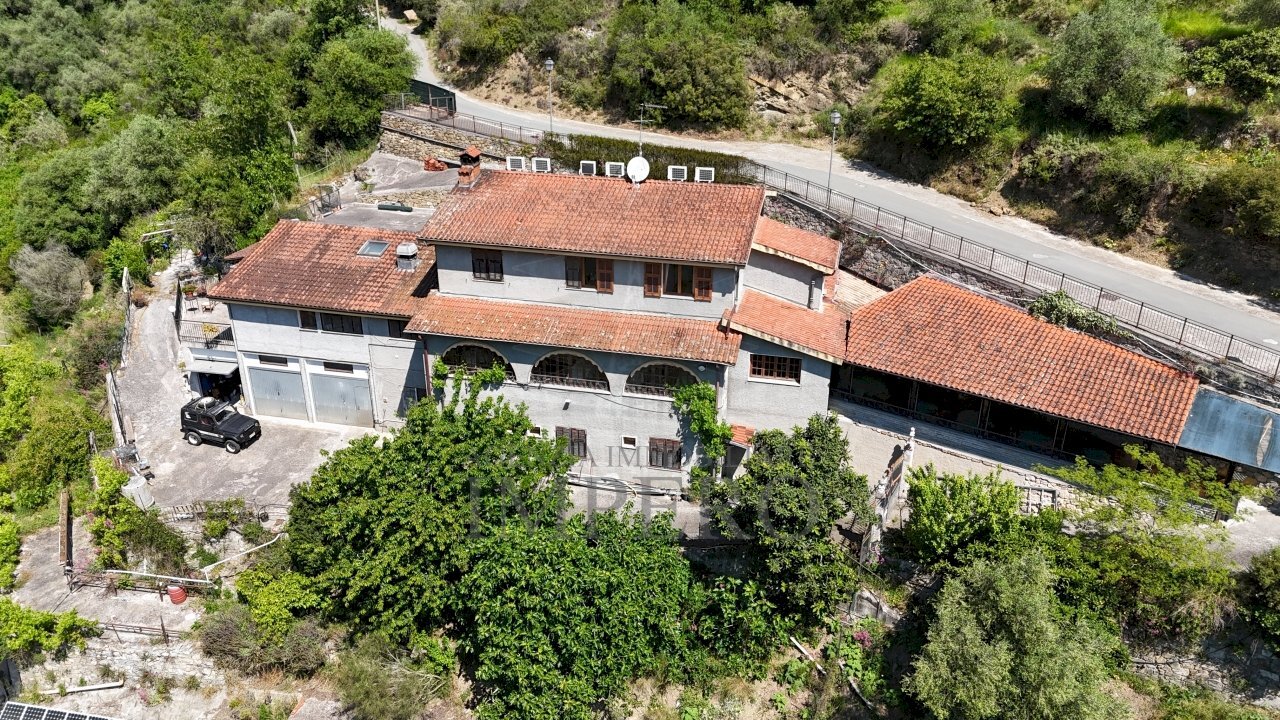 drone - Albergo - Struttura ricettiva Strada San Pietro 1, Apricale - foto 1