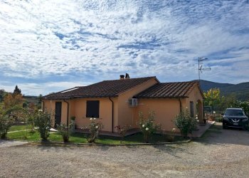 3be0b949-e8c8-4615-a2ba-64eb9c5dbf74.jpg - Villa Strada di San Cristoforo, Amelia - photo 1