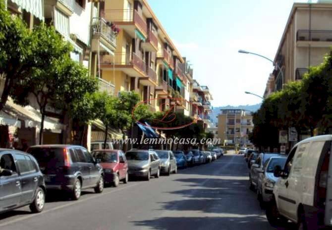 Diano Marina -Negozio in Viale Kennedy- - Negozio Viale Kennedy 34, Diano Marina - foto 1