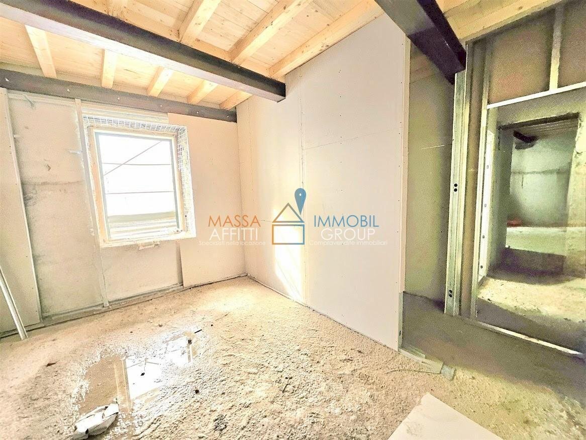 13.jpg - Quadrilocale Via Palestro 64, Massa - foto 2