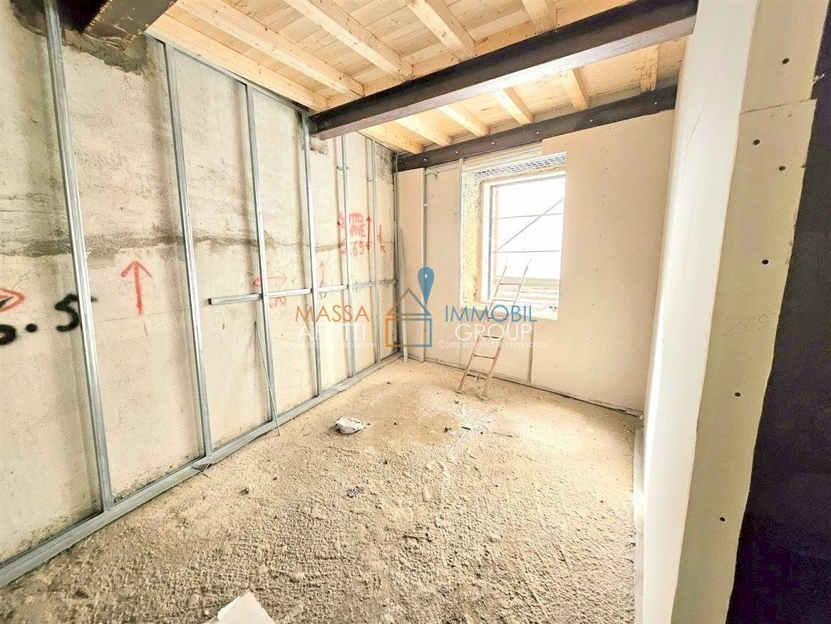 12.jpg - Quadrilocale Via Palestro 64, Massa - foto 3