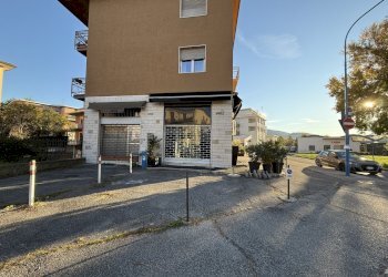 IMG_9043.jpeg - Locale Commerciale Via Giulio Uberti 2, Brescia - foto 2