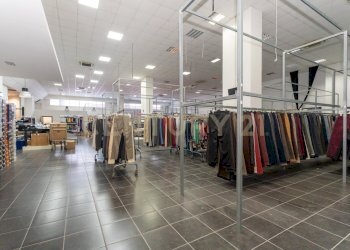 Deposito Misterbianco (29).jpg - Abbigliamento - Intimo Viale del Commercio, Misterbianco - foto 5