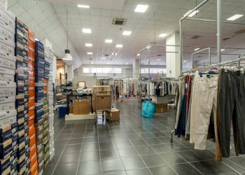 Deposito Misterbianco (39).jpg - Abbigliamento - Intimo Viale del Commercio, Misterbianco - foto 7