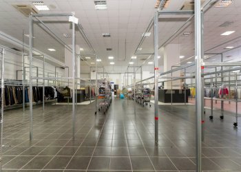 Deposito Misterbianco (27).jpg - Abbigliamento - Intimo Viale del Commercio, Misterbianco - foto 12