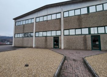 facciata - Locale Commerciale via campo sportivo, Pianello Val Tidone - foto 3