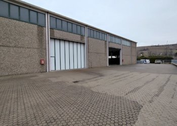 facciata laterale - Locale Commerciale via campo sportivo, Pianello Val Tidone - foto 8