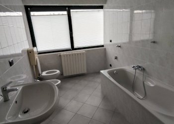 bagno - Locale Commerciale via campo sportivo, Pianello Val Tidone - foto 22