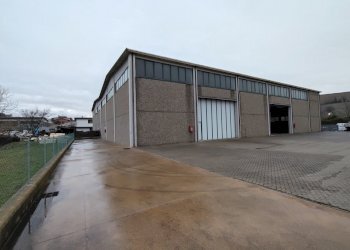 facciata e area esterna - Locale Commerciale via campo sportivo, Pianello Val Tidone - foto 7