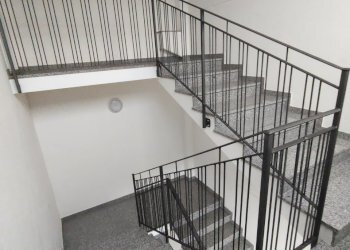 scale accesso area uffici - Locale Commerciale via campo sportivo, Pianello Val Tidone - foto 14