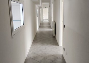 corridoio - Locale Commerciale via campo sportivo, Pianello Val Tidone - foto 16