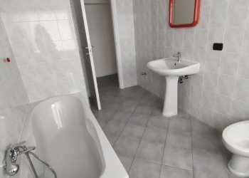 bagno - Locale Commerciale via campo sportivo, Pianello Val Tidone - foto 23