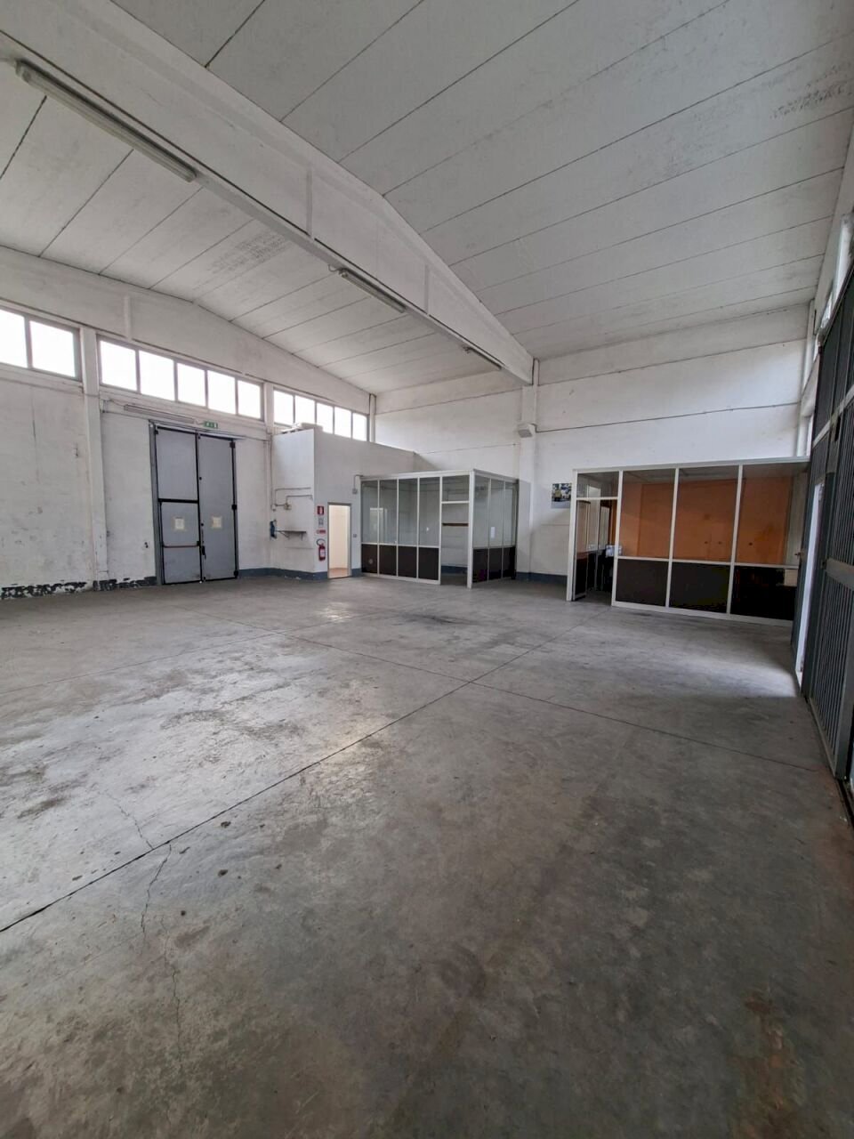 WhatsApp Image 2026-01-29 at 11.16.56 (1).jpeg - Commercial Premises Parma - photo 3