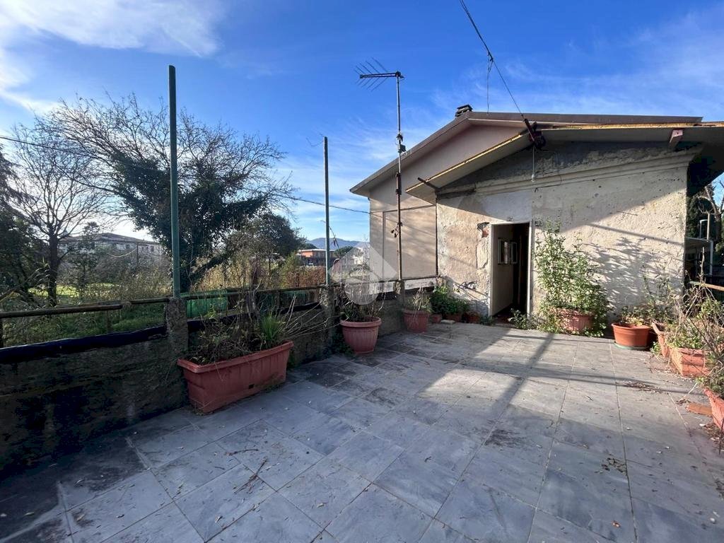 Casa semi indipendente Viale Vittorio Alfieri, Sarzana - foto 1
