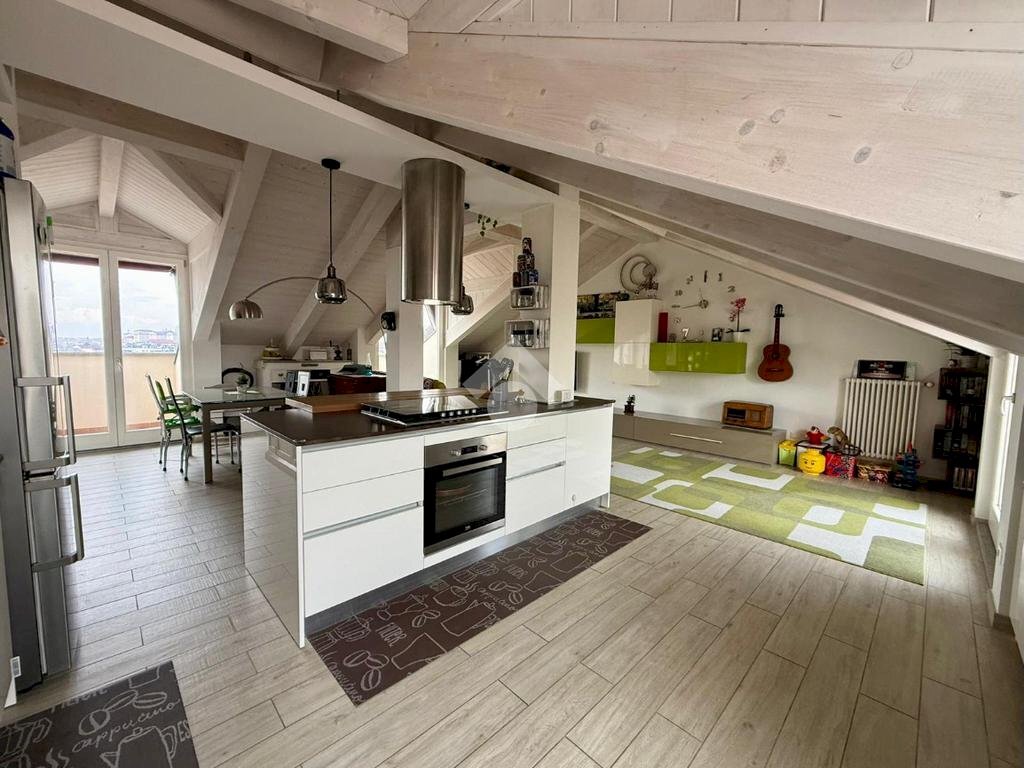 Quadrilocale Strada villastellone, Moncalieri - foto 1